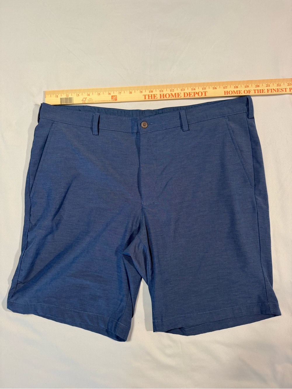 Izod Men's Heather Navy Flat-Front Stretch Shorts